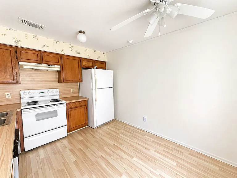 5608 Cougar Dr #214 — Photo 5