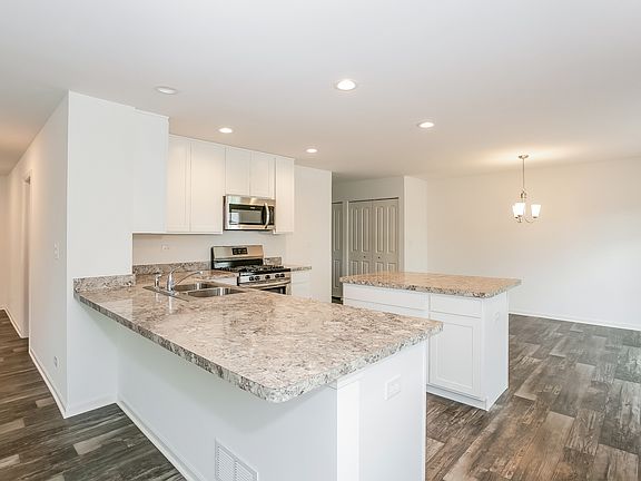 2nd image of 912 Timber Lake Dr