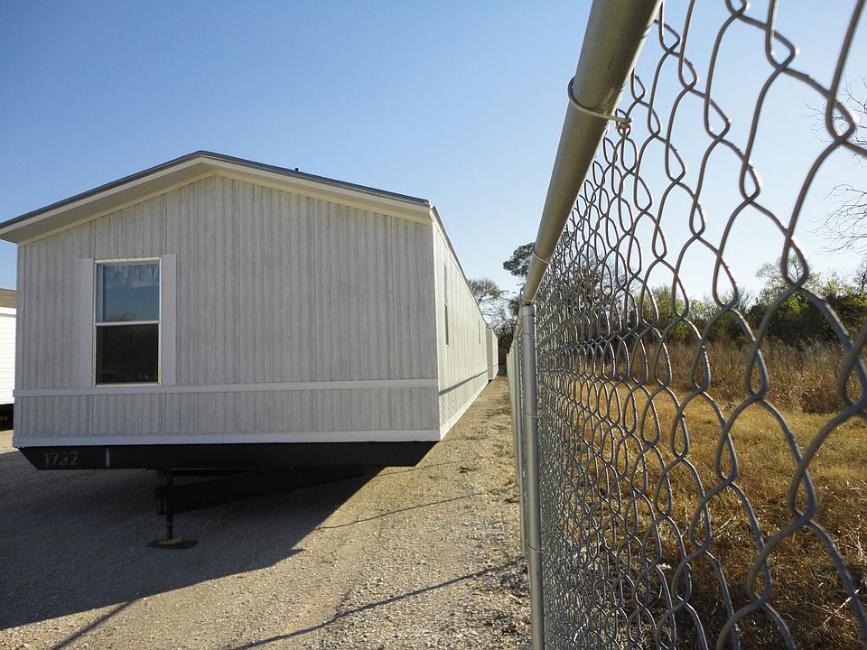 1st image of 15420-2 S Interstate Highway 35