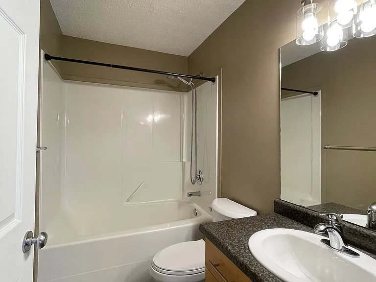 7685 Schmid Cres NW — Photo 30