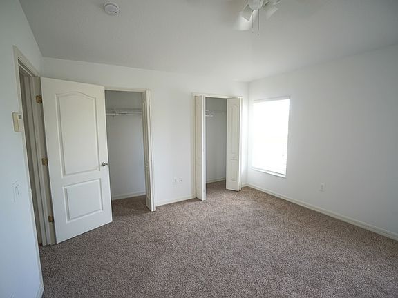 3rd image of 12958 Kings Crossing Dr