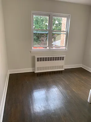 Rented by Halvatzis Realty | media 35