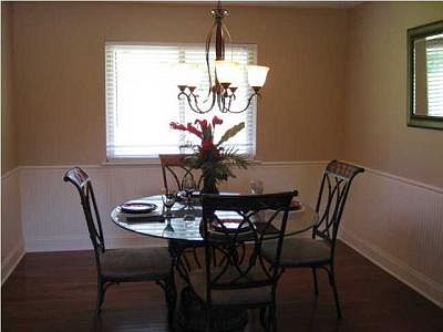 2nd image of 4227 Forest Plaza Dr