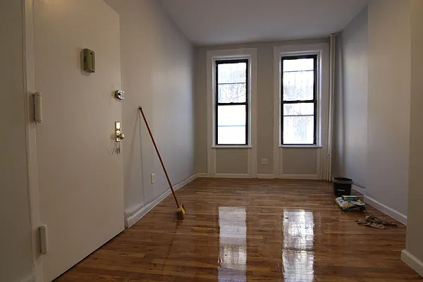 Rented by Lucky Apt Inc | media 40