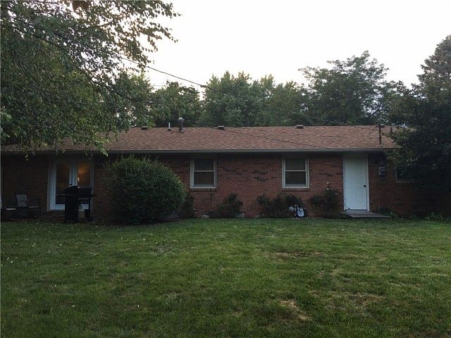 2nd image of 2749 Woodlawn Dr
