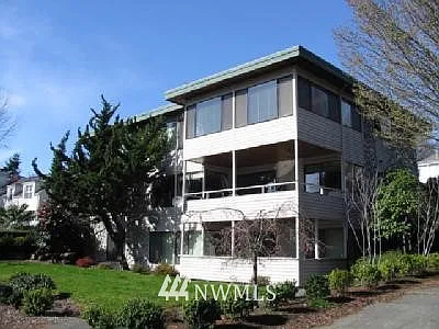 7454 E Green Lake Drive N photo 1