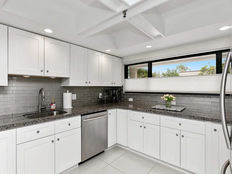 665 SE 21st Ave #104 — Photo 18