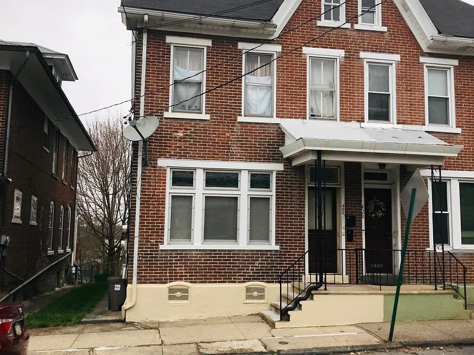 426 W North St