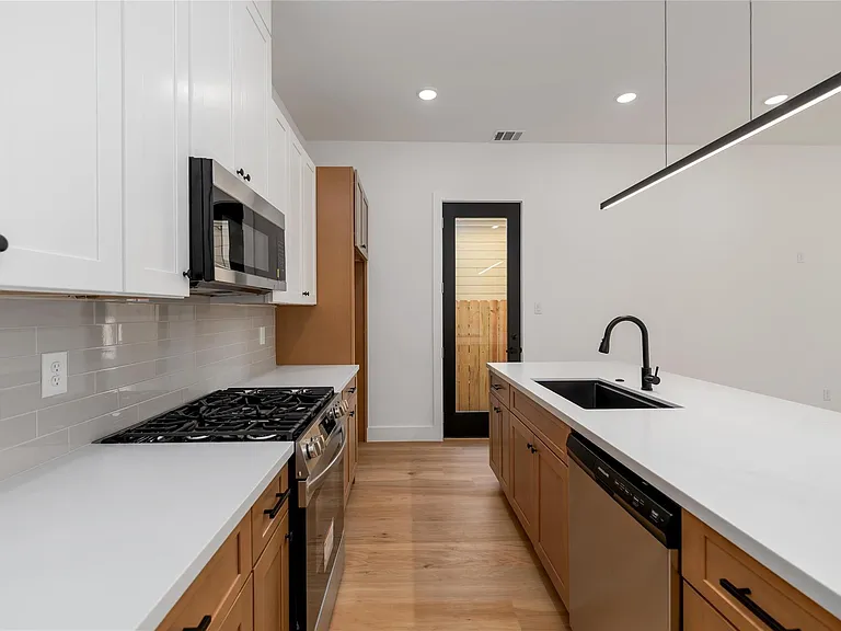 4353 Aledo St #B — Photo 9