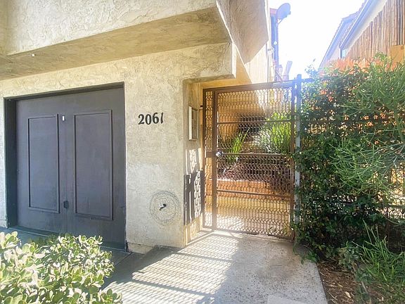 2nd image of 2061 Chatsworth Blvd