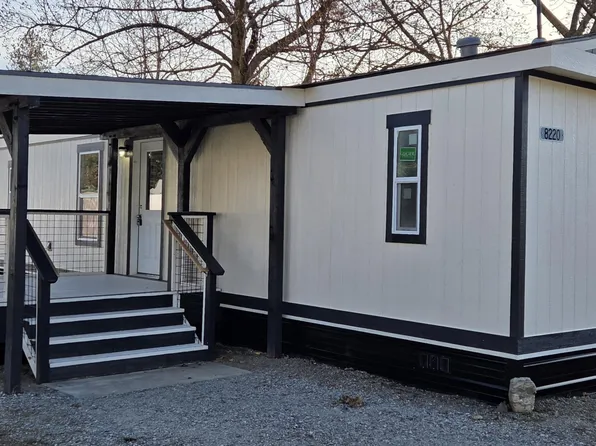 8220 W Bordon Ct, Rathdrum, ID 83858