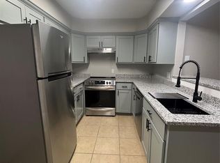 216 S Pruett St, Baytown, TX 77520