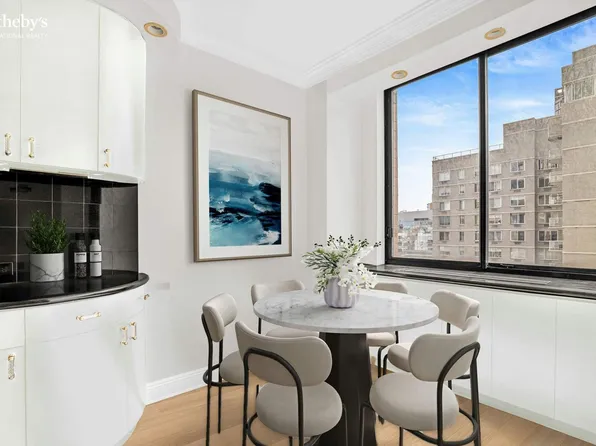 210 East 65th Street image 3 of 16