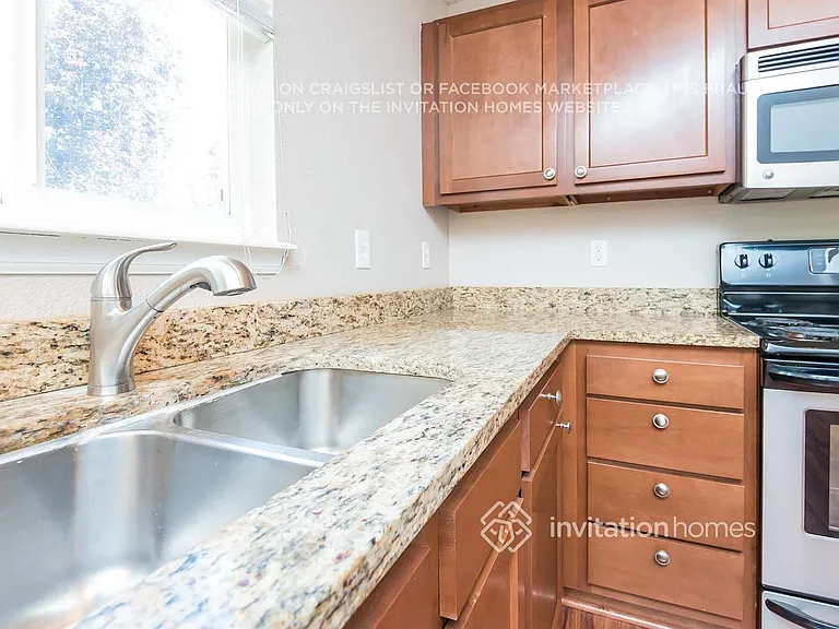 12040 Grape Way — Photo 6
