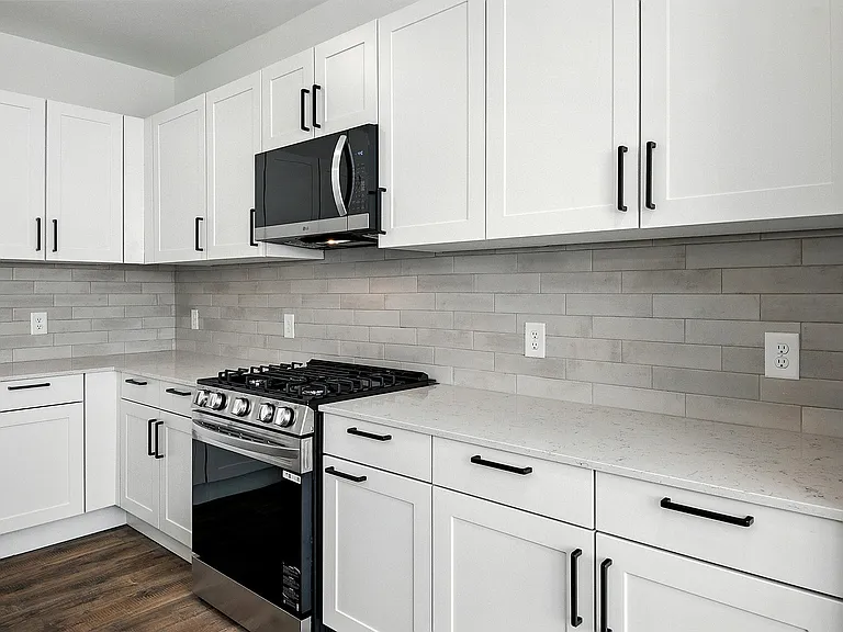 4A | 4 Bed / 2.5 Bath - Gourmet Kitchen