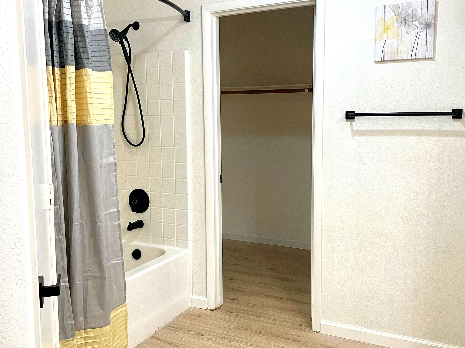 4 bed, 2.0 bath, 1384 sqft, $1,252 — Photo 3