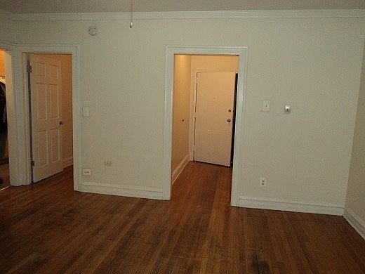 2nd image of 6246 S King Dr #Studio