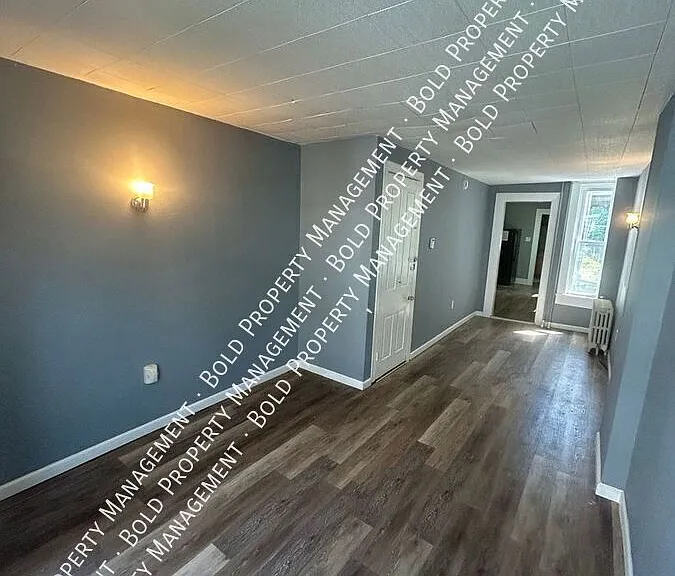 427 Locust St — Photo 8