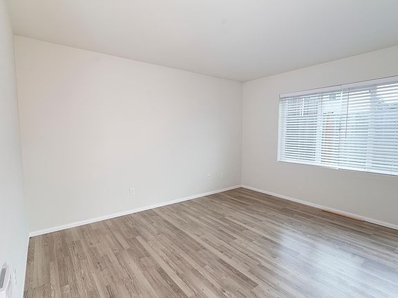 4th image of 7418 18th St SE