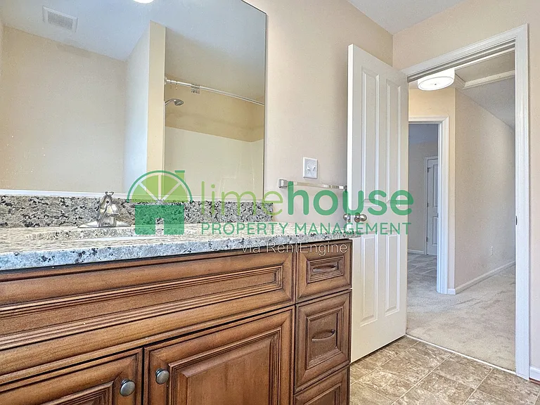 132 Filbert St — Photo 14