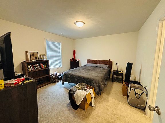 5th image of 158 Prairie View Ln
