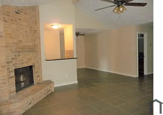 16505 Parkridge Ct