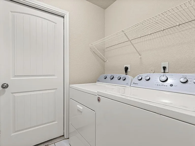 4703 Stonehaven Dr — Photo 28