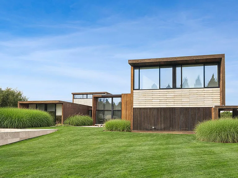 385 Jobs Ln — Photo 2