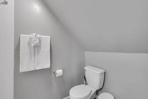 126 White Oak Dr #2 Photo 1