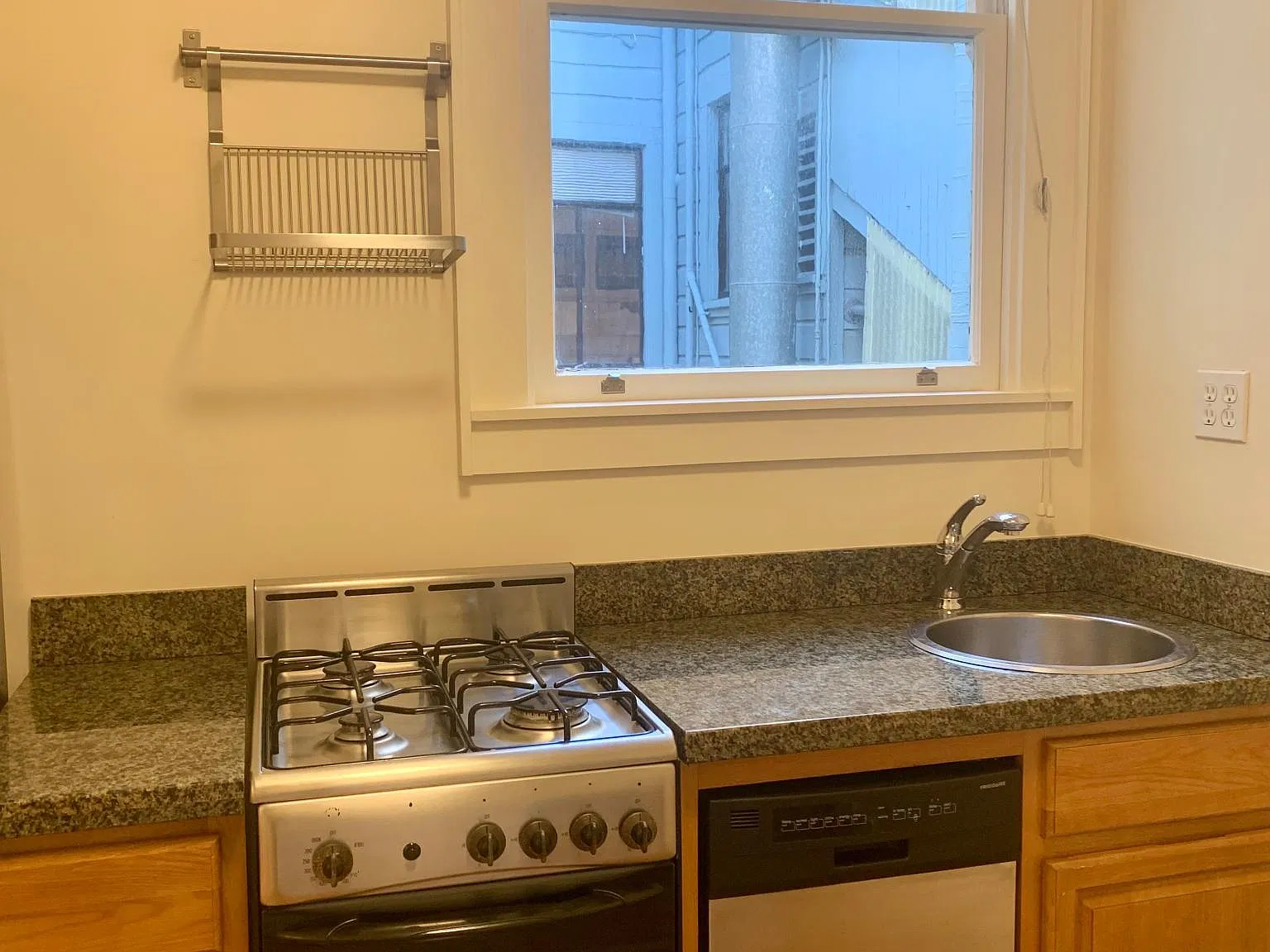 Studio, 300 sqft, $2,595 — Photo 4