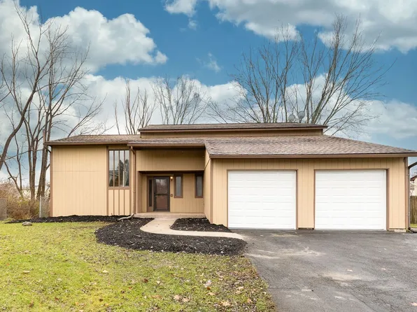 7992 Amor Dr, Clay, NY 13041