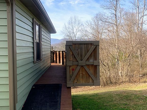 There's a ramp that leads to the wrap around porch.