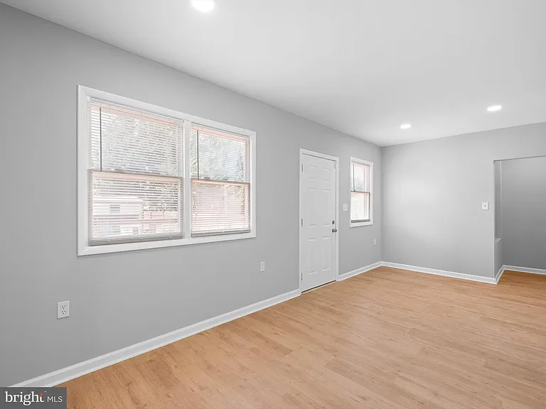114 Baldt Ave — Photo 6
