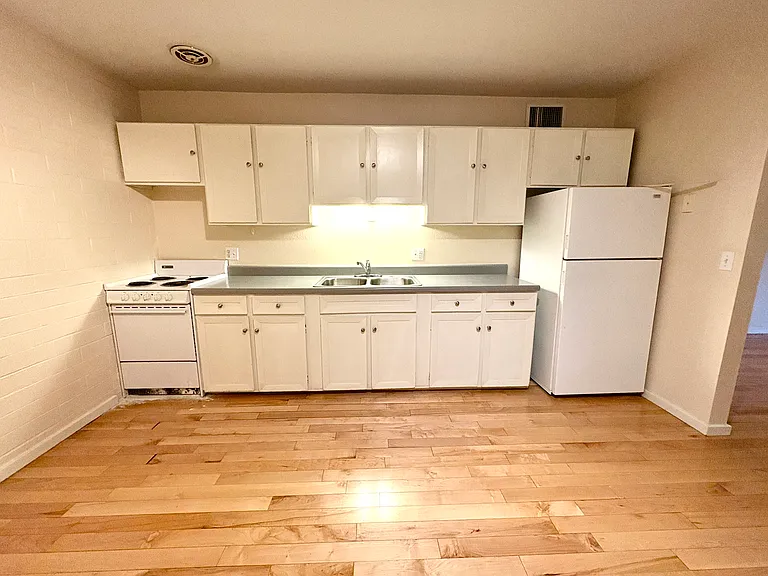 L6 — Photo 23