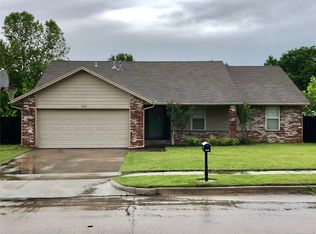 1400 W Kent St, Broken Arrow, OK 74012
