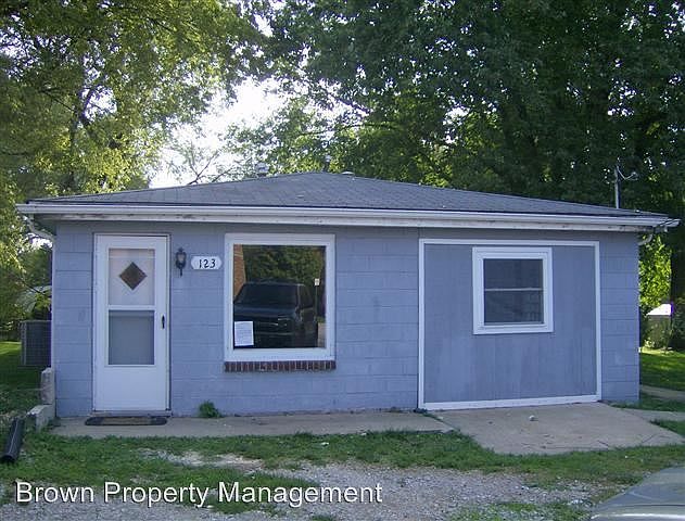 1st image of 123 E Julie St