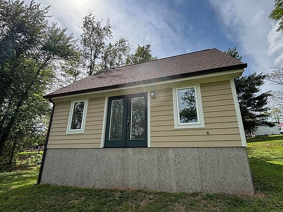 3rd image of 2198 Raphine Rd