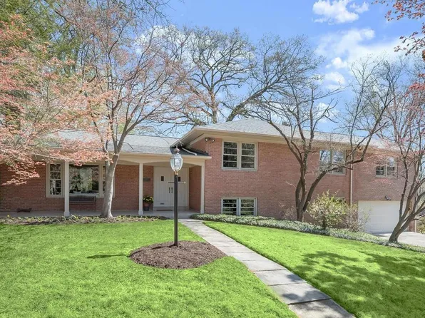 7001 Hopewood St, Bethesda, MD 20817