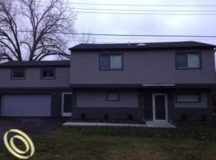 1104 Charest Ave, Waterford, MI 48327
