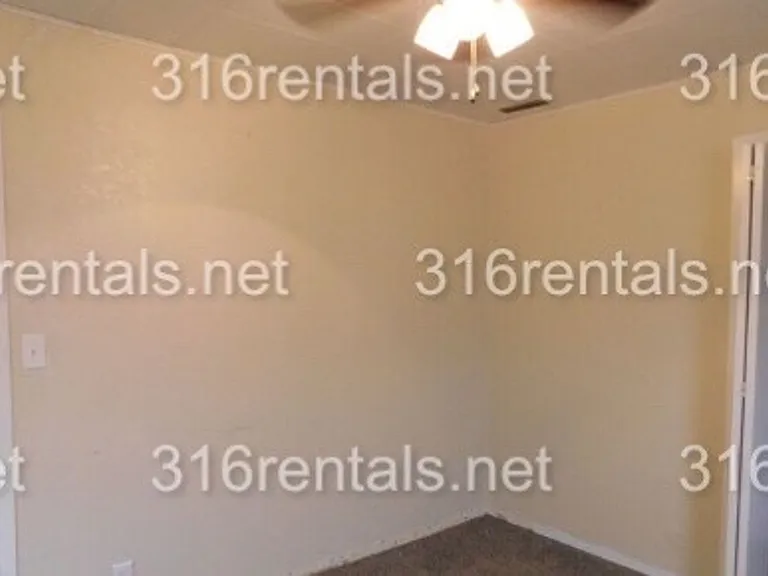 621 Osage St — Photo 8