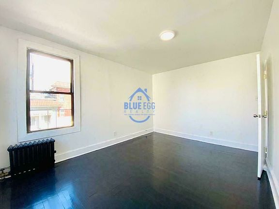 3rd image of 573 Lafayette Ave APT 3