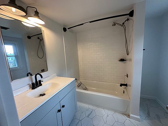3rd image of 49 Waterfall Rd