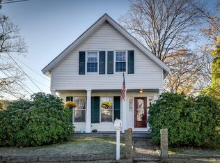 6 Mansion St, Medway, MA 02053