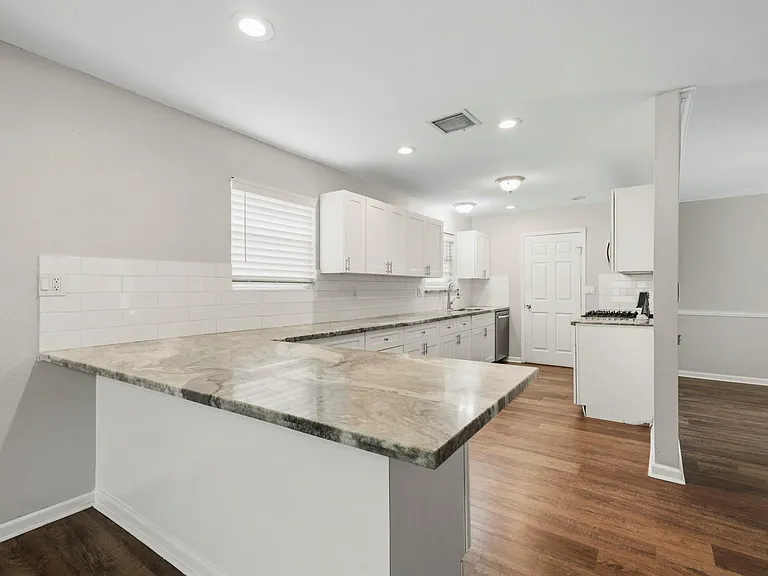1930 Redway Ln — Photo 11