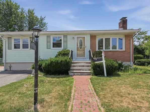 12 Bennett Rd, Watertown, MA 02472