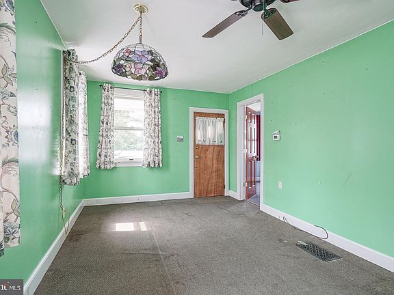 5th image of 68 Alden Ave