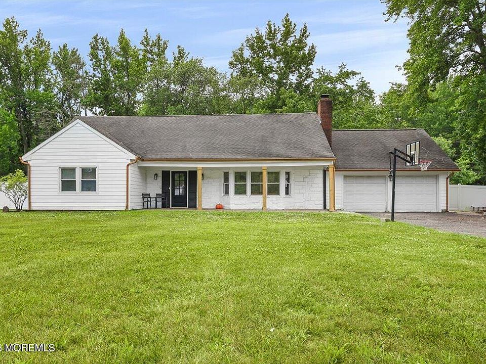 1st image of 12 Maxwell Lane