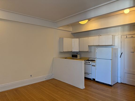 4th image of 2109 Broadway APT 14142