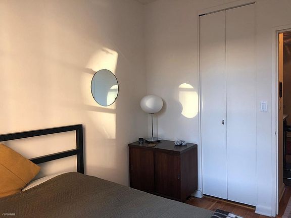 4th image of 326 W 83rd St APT 6A