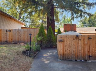 1316 Queen Anne Ave APT B, Medford, OR 97504